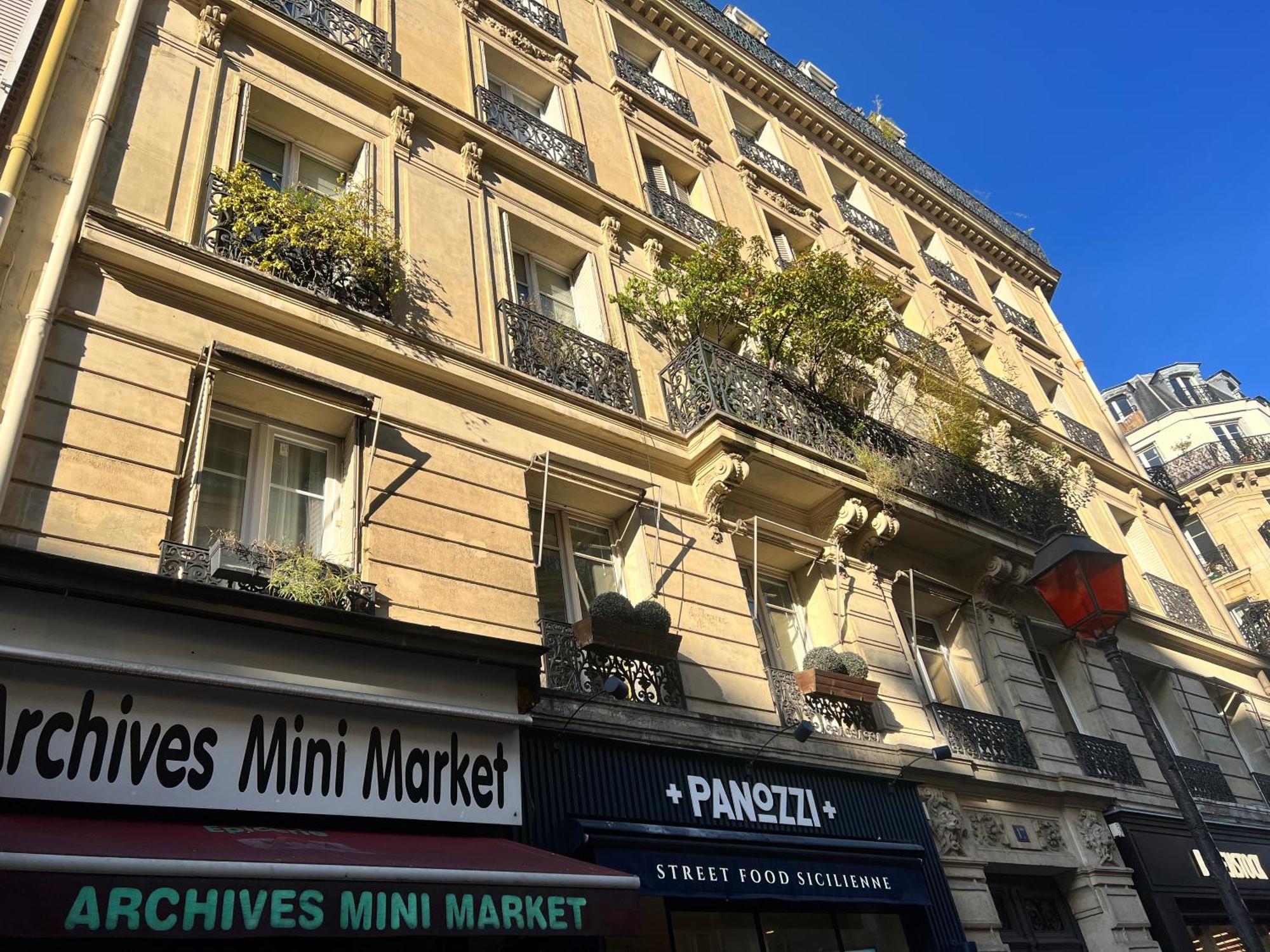 Au Coeur De Marais Dans Centre De Parijs